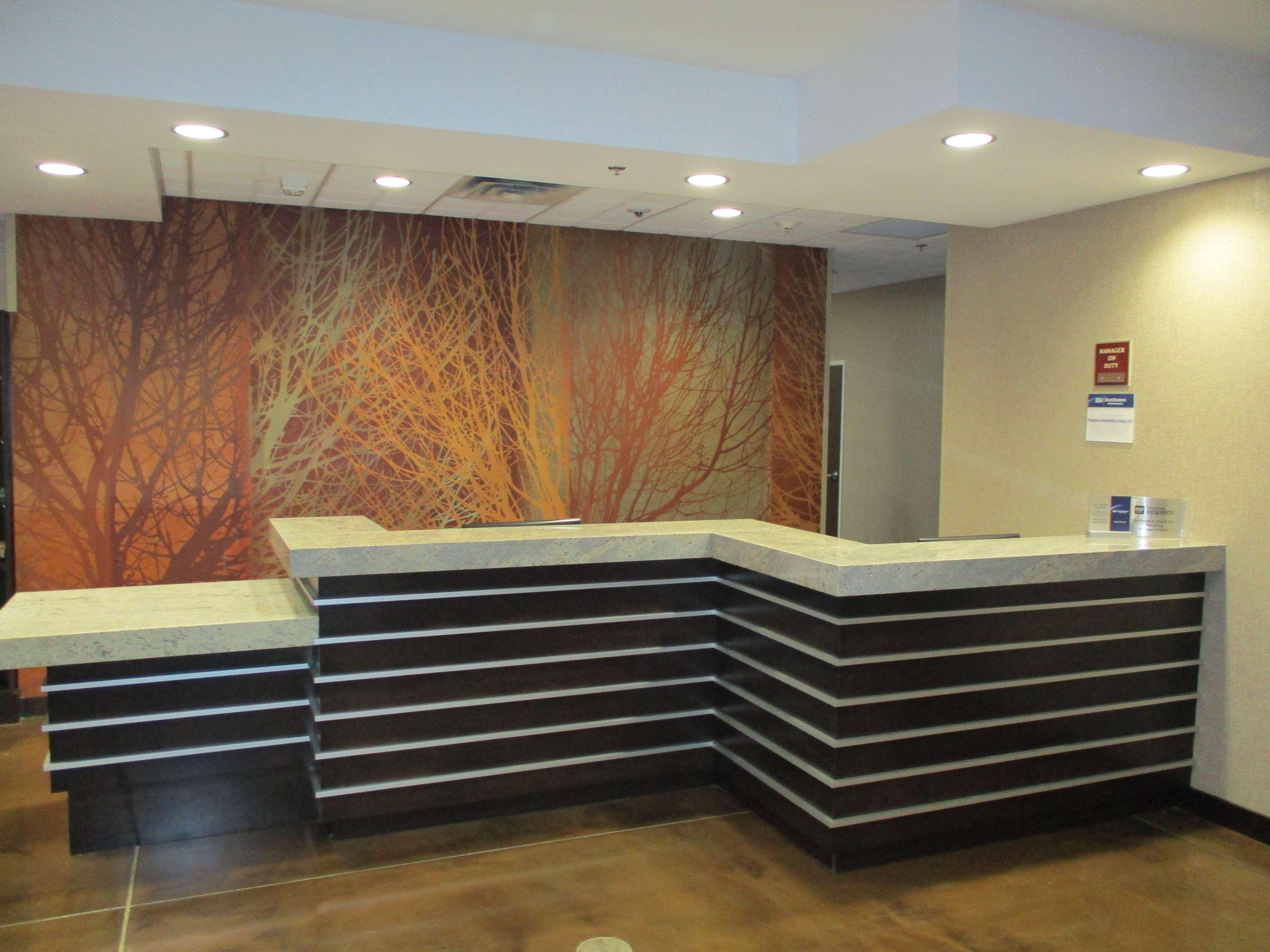 Best Western Plus Lakeview Hotel Madison Экстерьер фото
