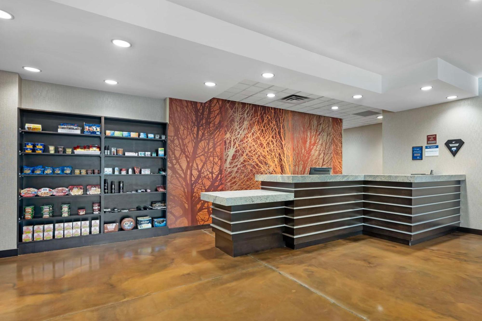 Best Western Plus Lakeview Hotel Madison Экстерьер фото
