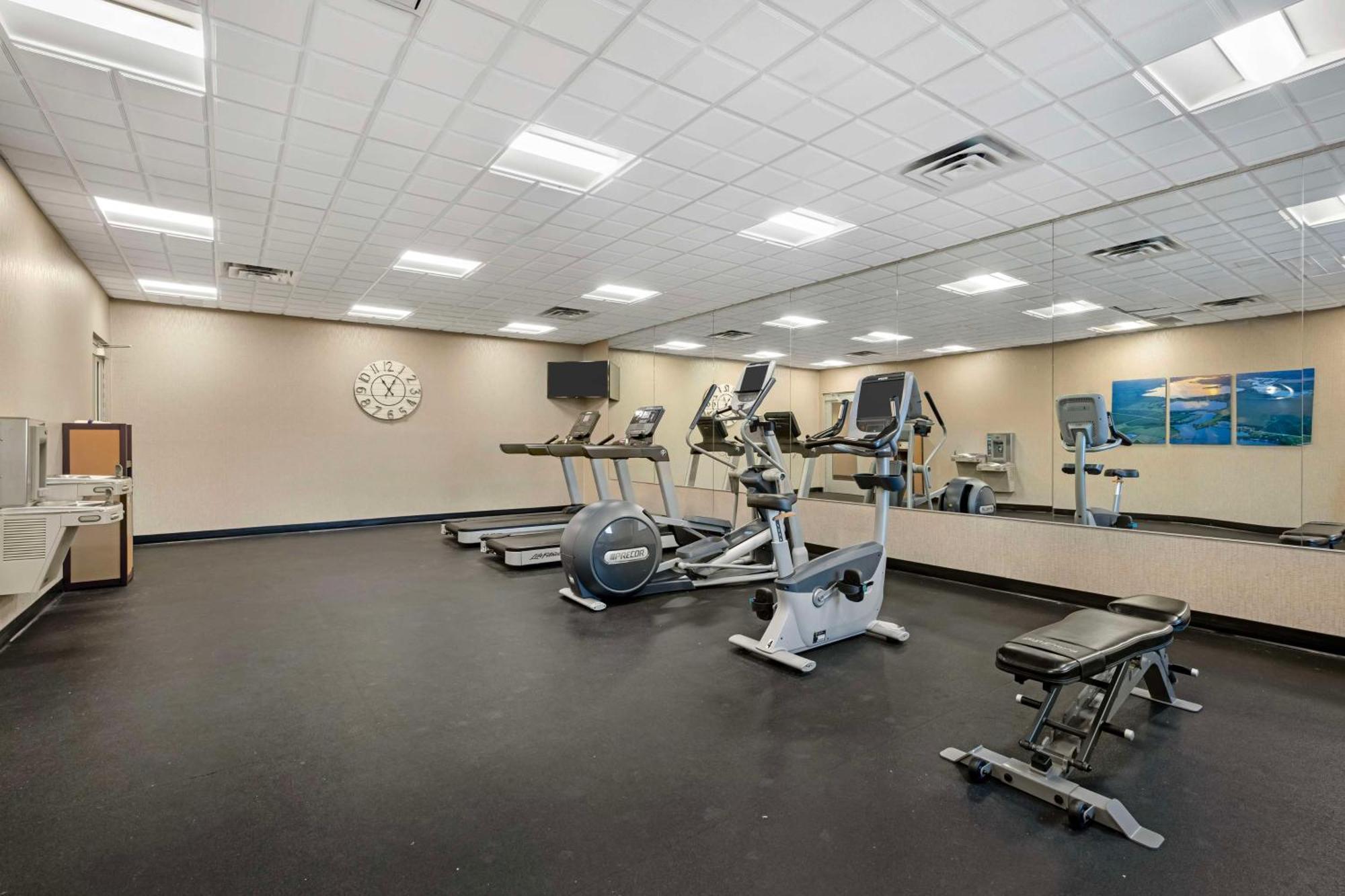Best Western Plus Lakeview Hotel Madison Экстерьер фото