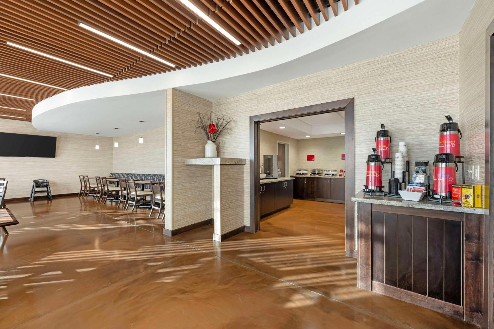 Best Western Plus Lakeview Hotel Madison Экстерьер фото