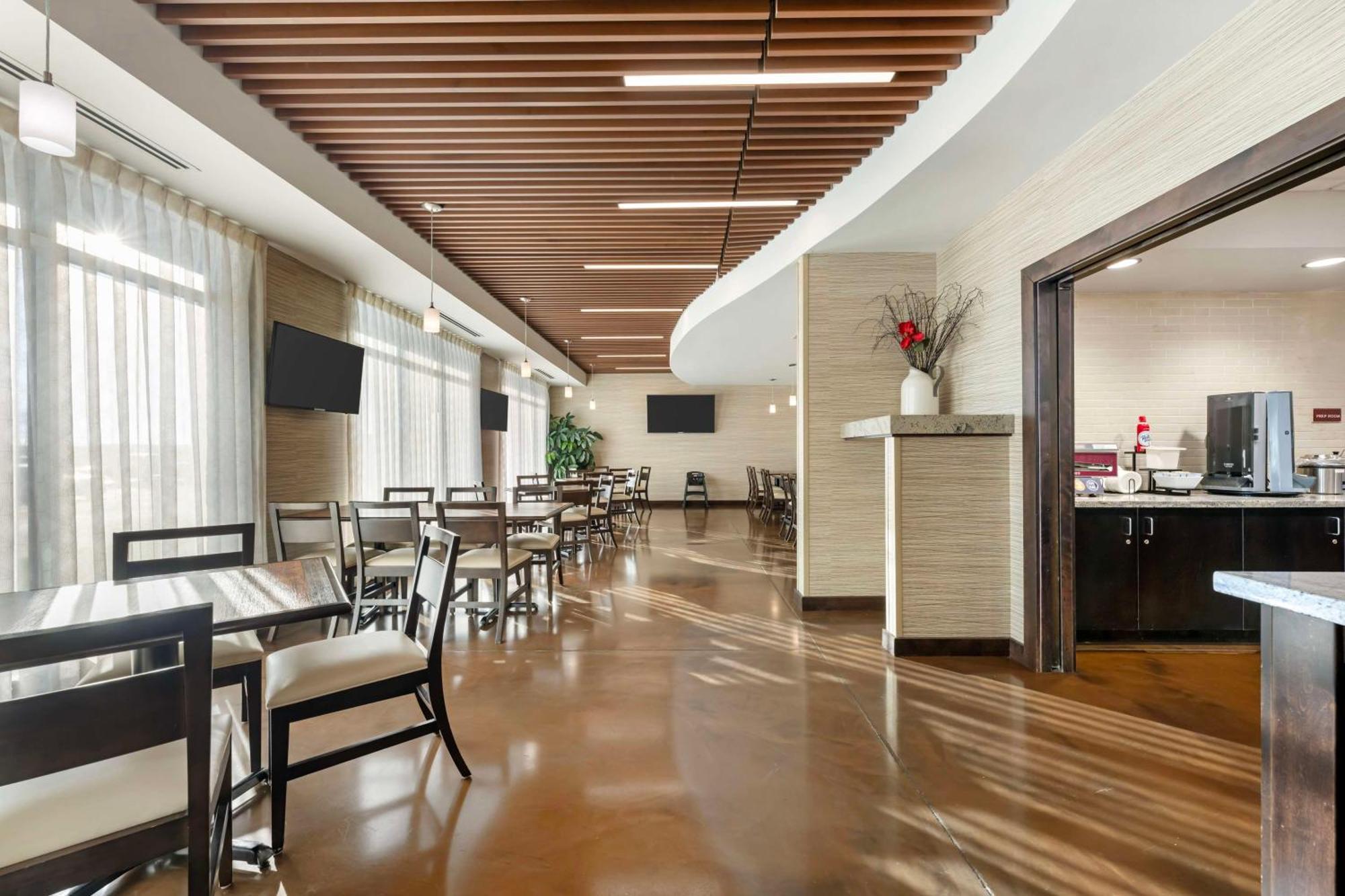 Best Western Plus Lakeview Hotel Madison Экстерьер фото