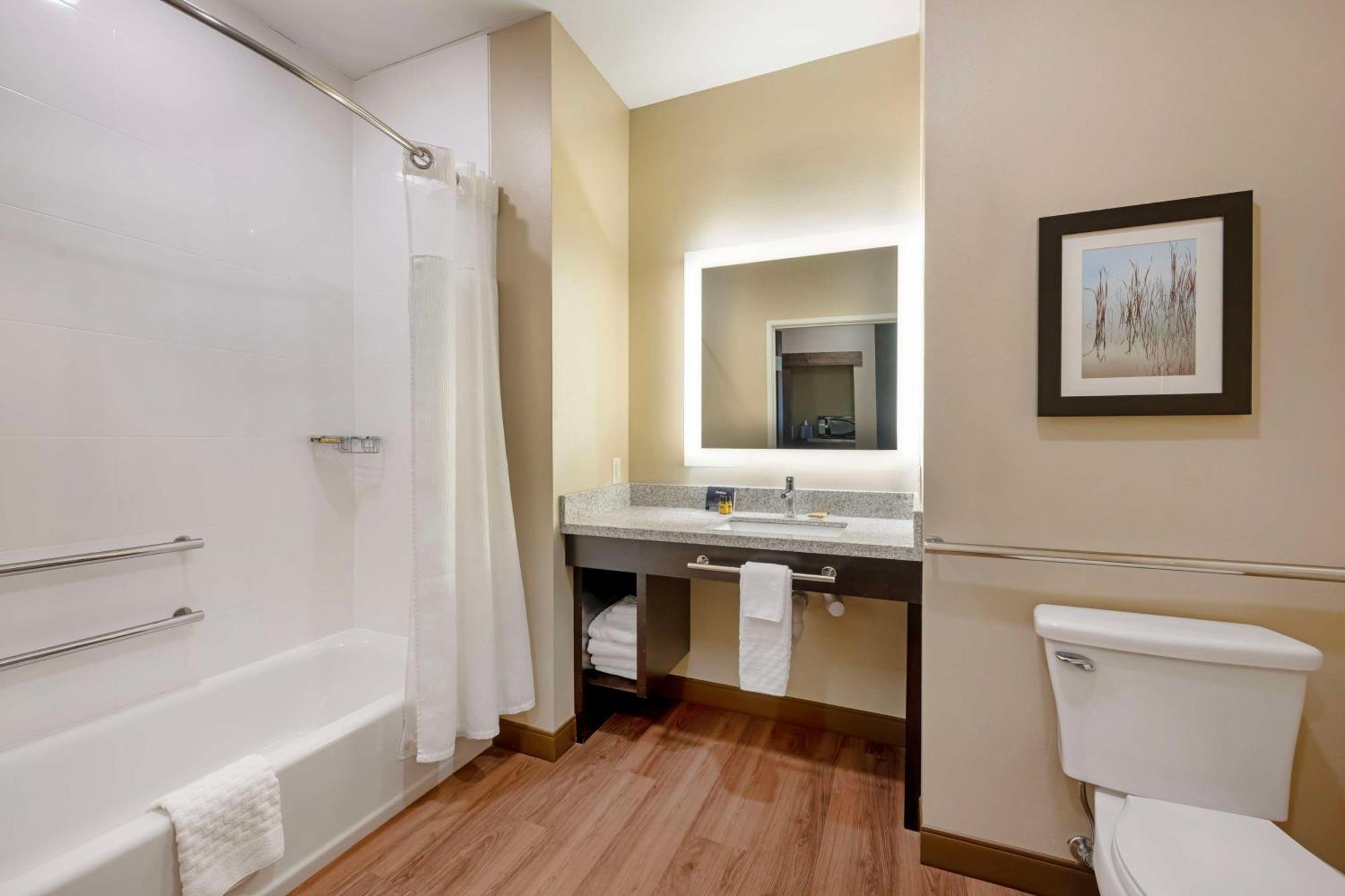 Best Western Plus Lakeview Hotel Madison Экстерьер фото